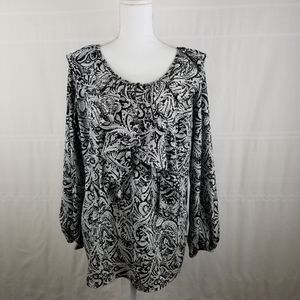 Tunic in black/white paisley long sleeves ruffles